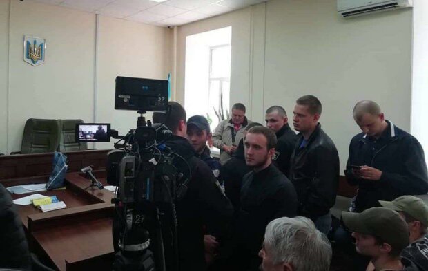 Главное за ночь: обмен пленными, судьба "палачей" Майдана, перерасчет налогов и шпионаж в клубе Порошенко