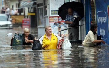 Головне за ніч: біблійний потоп в Україні та пекельна зрада на "Інтері"