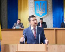 Сюрприз виборцям від Зеленського? У бюлетенях з'явиться партія "Слуга народу"