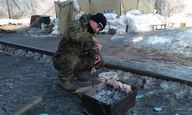 Блокада Донбасса: активисты перекрыли новый участок железной дороги