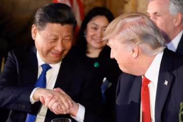 Трамп намерен запретить китайские смартфоны