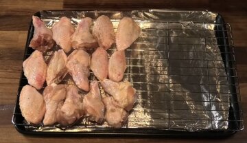 Крыльца, глазированные пармезаном: фото скрин Ютуб