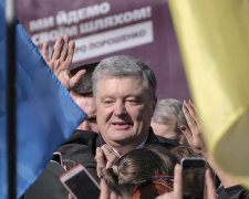 Порошенко поспіхом залишає країну після візиту до ДБР: тікає від правосуддя