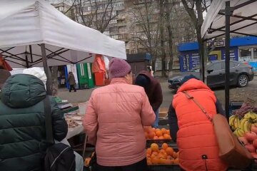 ярмарка, скриншот из видео