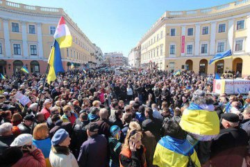 В Одесі  на честь загиблих тривають мітинги