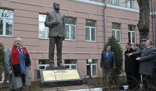 Церетелі поставив в Москві пам'ятник Жириновському
