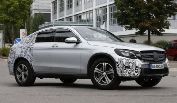 Шпионы рассекретили новое купе Mercedes (видео)