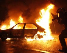 Погром, поджог и скорая: хулиган проучил копов Леопольдов