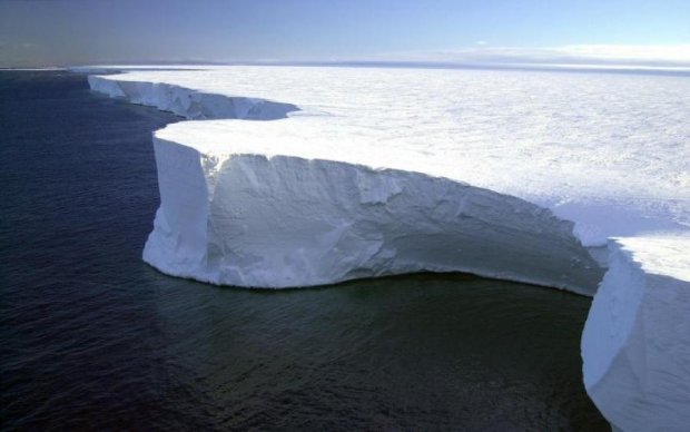 Вчені в шоці: гігантський айсберг загрожує людству