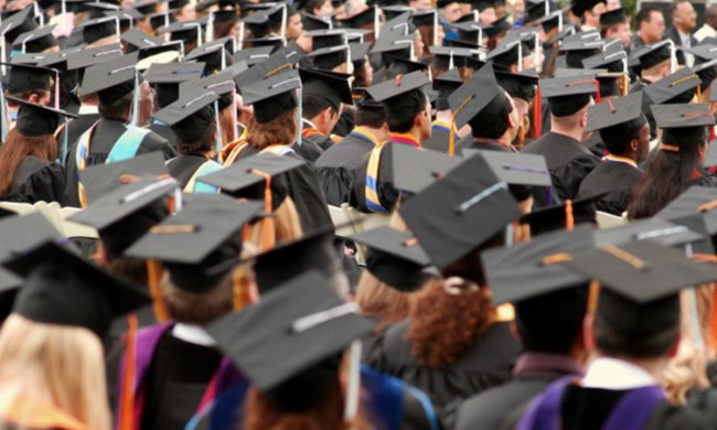 Український вуз відрахував 850 майбутніх медиків: відмовилися платити зверху