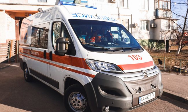 У Києві виявили закривавлене тіло жінки: вбили та залишили "засмагати" на балконі