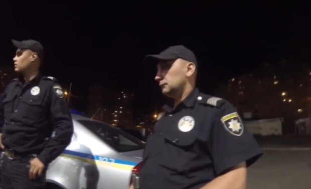Полицейские, скриншот с видео