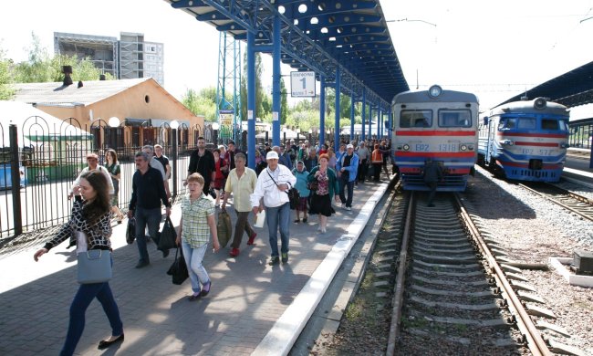 Романенко сравнил "Укрзализныцю" с китайскими поездами: результат ошеломляет