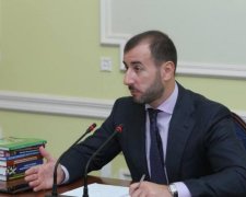 Гонтареву не могут уволить из-за ее отдыха за границей, - депутат