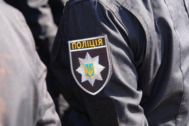В Одессе отец посреди улицы убил родную дочь: десятки ранений и нож в спине