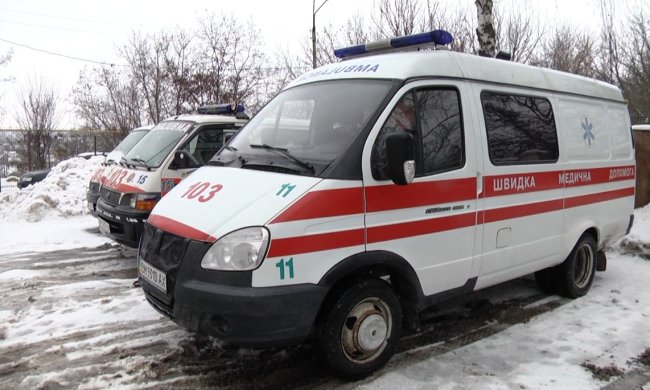 Швидка протаранила легковик у Києві: понівечені трупи ледве дістали