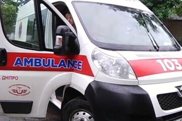 Під Дніпром мати п'ятьох дітей народила, не доїхавши до пологового будинку — історія дива