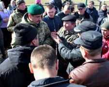 На Буковині селяни воюють з прикордонниками