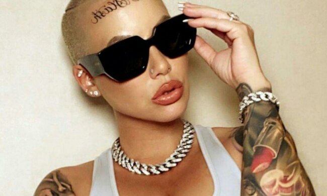 Колишня Каньє Уеста, модель Ембер Роуз набила на лобі імена своїх коханих хлопчиків