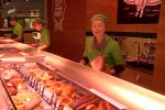 Продаж ковбаси, фото YouTube
