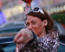 Фрік-зірка втекла з салону краси, "забувши" розплатитися