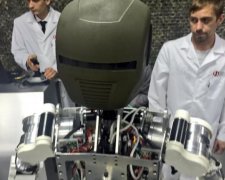 З цілісного шматка металу: соцмережі глузують з російського творіння