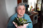 Віктор Павлік привітав матір з 8 березня на фоні бідних стін: ось букетик