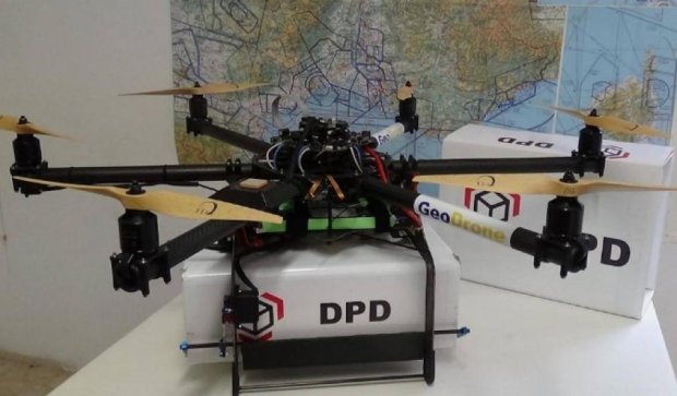 У Франції товари доставляють дронами
