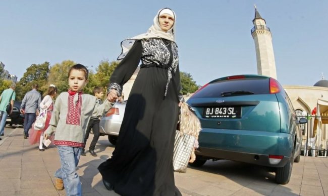 Курбан-байрам у вишиванці: як в Києві відзначили головне свято мусульман