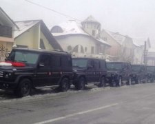 Пять "Гелендвагенов" приехали на цыганскую свадьбу в Закарпатье (фото)