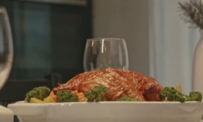 Новогодний стол, скриншот с видео