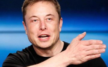 Ілон Маск придумав, як підняти Tesla з колін