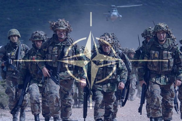 "Один неверный шаг России и НАТО введет войска на Донбасс", - генерал
