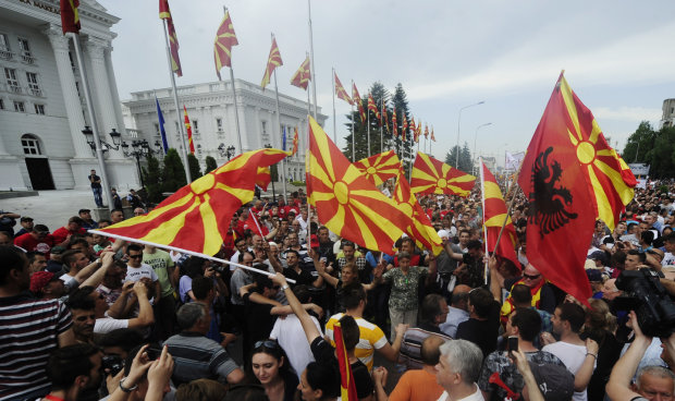 "Титушки" Путина в Македонии: всплыла информация о "спонсоре" противников референдума