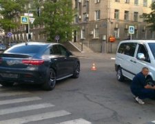 Водій мікроавтобусу врізався у Mercedes за 2 млн гривень