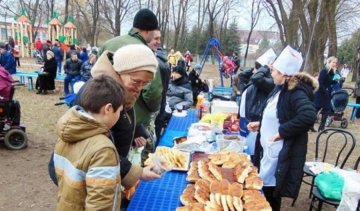 На Масленицу десантники раздали в зоне АТО 5 тысяч блинов