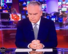 Хвилини мовчання: ведучий новин потрапив в неприємну ситуацію