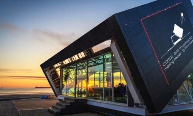 Будинок з сонячними панелями повертається за сонцем (відео)