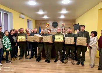 Коллектив Экоинспекции Полесья передал поздравления и подарки коллегам на передовой