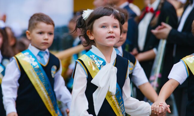 Кароль, Потап и Елена Зеленская показали своих маленьких школьников: "Украина - это мы"