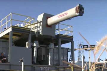 Армию США вооружат сверхточными электромагнитными пушками