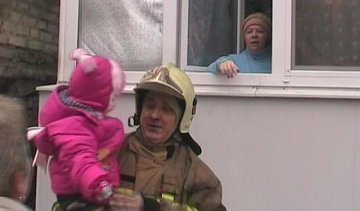 Через пожежу евакуювали дев'ятиповерхівку (фото)