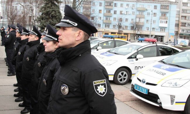 Під Львовом зникла 16-річна красуня в окулярах, мати виплакала очі: "Знайдіть мою дівчинку"