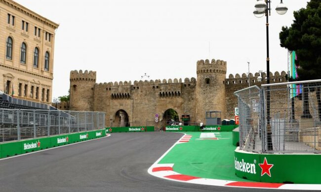 Формула-1: Расписание заездов и прогноз букмекеров на Гран-при Азербайджана