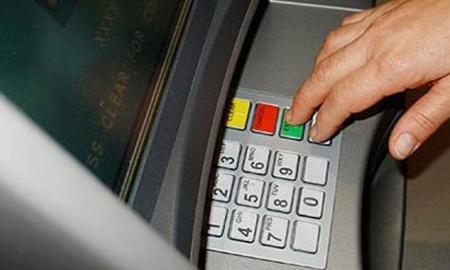 Мужчина на Киевщине похищал из банкомата деньги