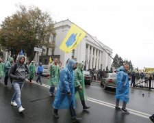 Чтоб не расслаблялись: владельцам "евроблях" перекроют кислород