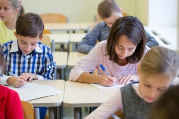 Лорак та Повалій не зрадники? Українську гімназію лихоманить від скандалу