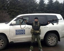 Бойовики роз'їжджають по Донбасу на "липовій" машині ОБСЄ