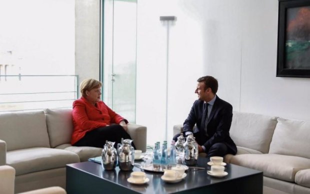Макрон обсудит нормандский формат с Меркель