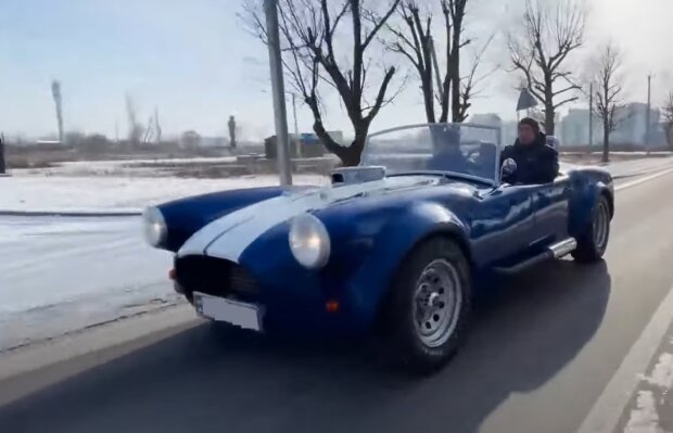 Учитель Физкультуры собрал копию Shelby Cobra 1968, кадр из репортажа Джедаи: YouTube